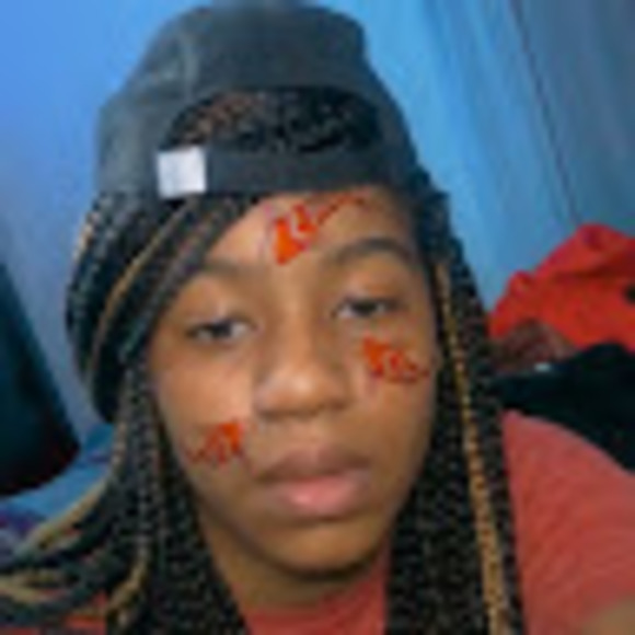 Meet your Posher, Lamya - Picture 1 of 1